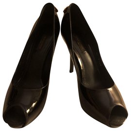 Décolleté Louis Vuitton in vernice nera 37