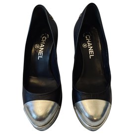 Chanel Pumps aus schwarzem Leder 10 cm Absatz