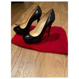 Christian Louboutin Bianca Pumps aus Lackleder Schwarz