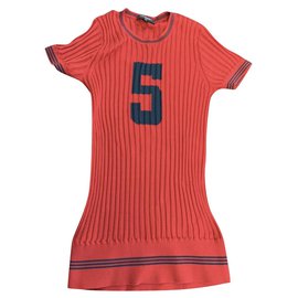 T-shirt Parade Chanel in seta rossa