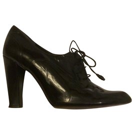 Stivaletti in vernice nera con tacco sovrapposto - Stuart Weitzman