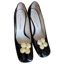 Louis Vuitton Ballerine in vernice nera 35.5