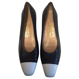 Salvatore Ferragamo Decolleté bicolore a tacco basso
