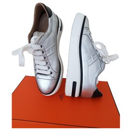 Sneakers Hermès Polo in pelle argentata iridescente