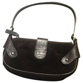 Sac bandoulière Valentino Garavani en velours marron foncé
