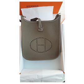 Hermès Evelyne TPM Tasche aus Taurillon Clemence Leder Etoupe