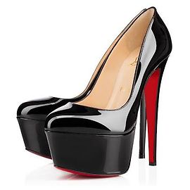 Décolleté Christian Louboutin Victoria 160 in vernice nera