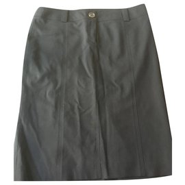 Falda recta Burberry de lana negra