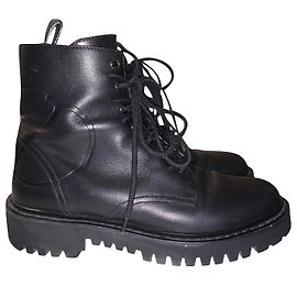 Botines Valentino Garavani V Logo en piel negra