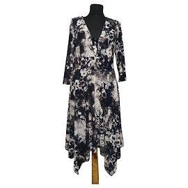 Vera Wang Simply Kleid