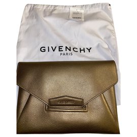 Clutch Givenchy Antigona in Pelle Metallica