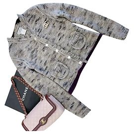 Traje de Falda Chanel de Lana Tweed Burdeos