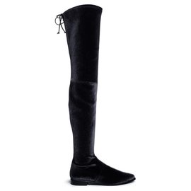 Bottines Stuart Weitzman en velours noir