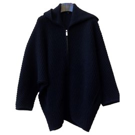 Barbara Bui Strickjacke aus Wolle mit Kapuze Schwarz