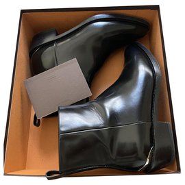 Botines Aftershow Louis Vuitton en cuero negro 38