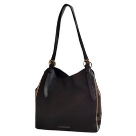 Borsa a tracolla Burberry in pelle nera
