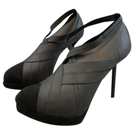 Bottines Yves Saint Laurent Noires en Élasthanne