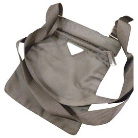 Borsa a tracolla Prada Milano in nylon nero
