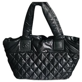 Borsa Chanel Coco Cocoon nera in pelle e nylon