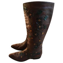 Prada Kniestiefel aus Leder braun mit Lederblumen