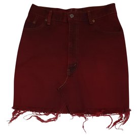 Falda vaquera roja Levi's