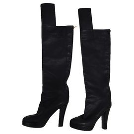 Botas altas Chanel de piel negra