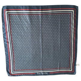 Sciarpa Guy Laroche Bianca Rossa Blu Poliestere 70x70 cm
