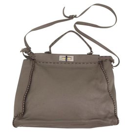 Bolsa de mão Fendi Peekaboo em couro cáqui