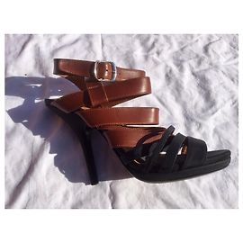 Dries Van Noten 2 sandali in pelle tono