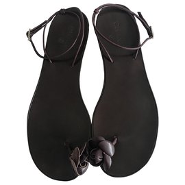 Sandales à tongs camélia - Chanel
