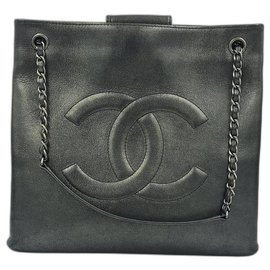 Borsa a tracolla Chanel in pelle nera