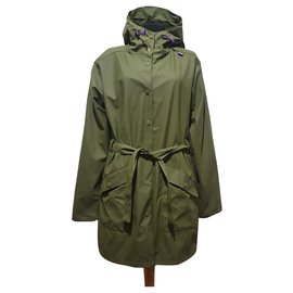Autre Marque Chubasquero Helly Hansen verde de poliuretano Talla L