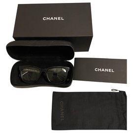 Gafas de sol Chanel cuadradas negras
