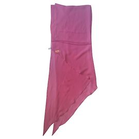 Stola Christian Dior in seta rosa con taglio asimmetrico