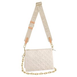 Borsa a mano Louis Vuitton Couscin PM pelle beige