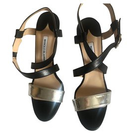 Sandali Manolo Blahnik argento metallizzato e pelle nera