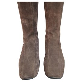 Botas Prada de ante marrón oscuro talla 37,5