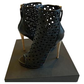 Stivaletti Giuseppe Zanotti in pelle nera