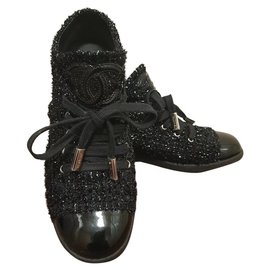 Chanel Schnürschuhe aus schwarzem Tweed Größe 39