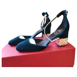 roger vivier velvet heels Sandals