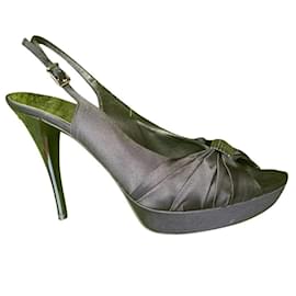 Russell & Bromley Slingback Peeptoes aus schwarzem Satin