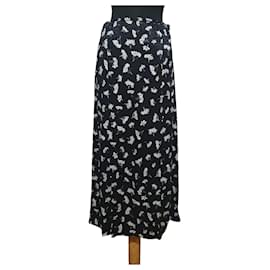 Falda acampanada Maje Jiseille color grosella negra