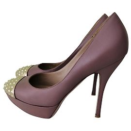Décolleté Valentino Rockstud in pelle beige 38