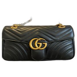 Mini sac à bandoulière en cuir Gucci GG Marmont Matelasse - Noir