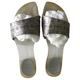 Mule Chanel con logo CC Nere e Grigie in Raso e Pelle