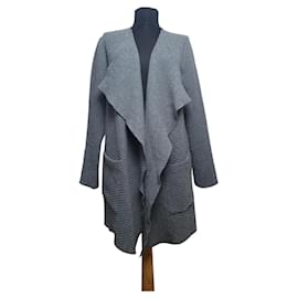 0039 Strickjacke Grau Wolle