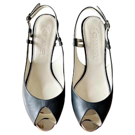 Sandali Chanel in pelle grigio scuro 36.5