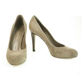 Gianvito Rossi Décolleté a punta tonda in camoscio talpa con tacco alto Taglia scarpe 37