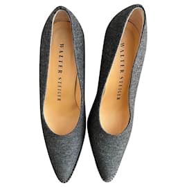 Walter Steiger Pumps aus grauem Flanell und Leder 10cm