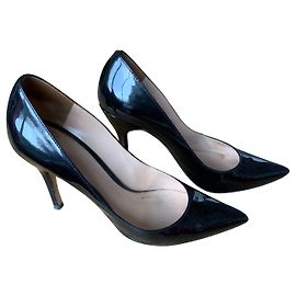 Décolleté in vernice nera Gianvito Rossi